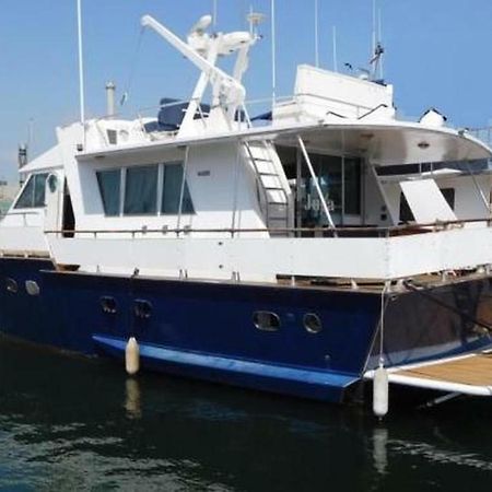 Your Own Private Yacht Hotel Sant Adria de Besos Exterior foto