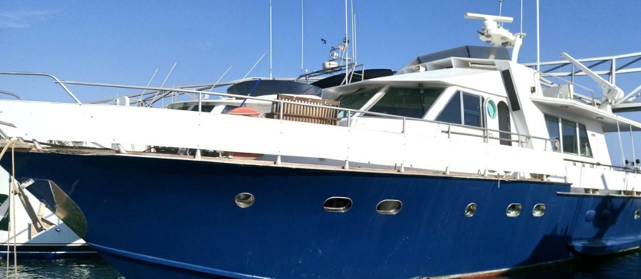 Your Own Private Yacht Hotel Sant Adria de Besos Exterior foto